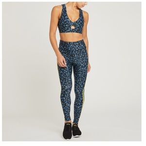 soulcycle Pants - Soul By SoulCycle Floral Tight With Side Stripe soulcycle Pants - Soul By SoulCycle Floral Tight With Side Stripe